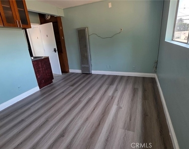 11412 Venice Boulevard - Photo Thumbnail 4