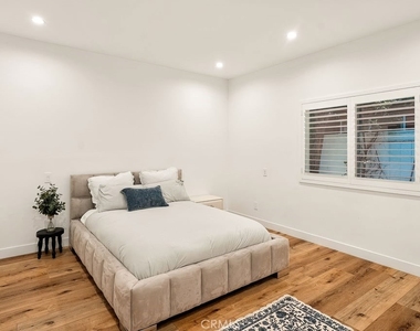 5332 Natick Ave. - Photo Thumbnail 14