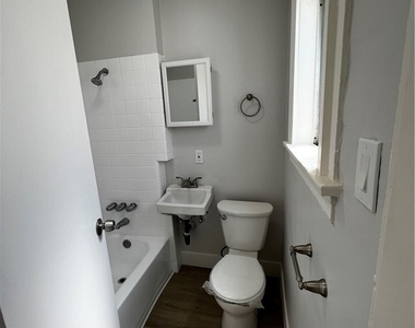 1240 Dawson Avenue - Photo Thumbnail 1