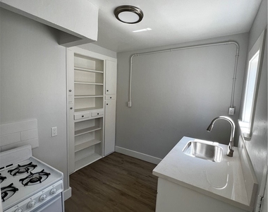1240 Dawson Avenue - Photo Thumbnail 5