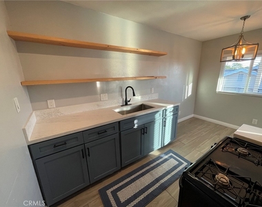 1707 W 81st - Photo Thumbnail 10