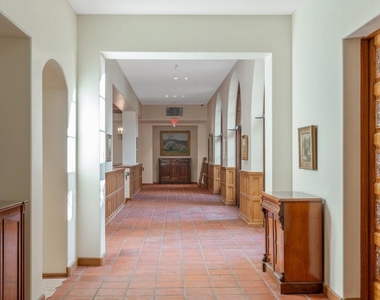 88 N Oakland Avenue - Photo Thumbnail 19