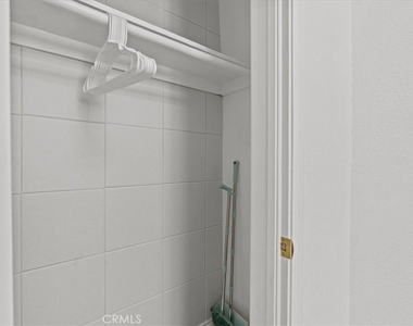 1095 Bonita Street - Photo Thumbnail 16
