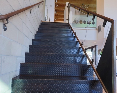 6615 Melrose Avenue - Photo Thumbnail 12