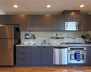 6615 Melrose Avenue - Photo Thumbnail 5