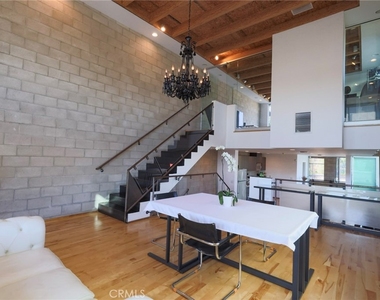 6615 Melrose Avenue - Photo Thumbnail 9