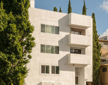 1610 S Beverly Glen Boulevard - Photo Thumbnail 8