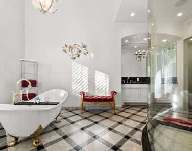 1368 Doheny Place - Photo Thumbnail 6
