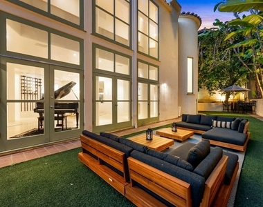 1368 Doheny Place - Photo Thumbnail 23