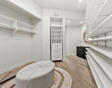 1368 Doheny Place - Photo Thumbnail 25