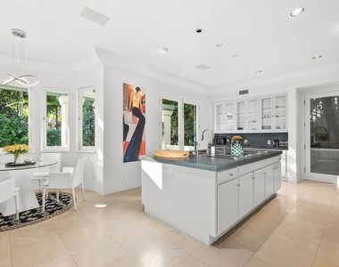 1368 Doheny Place - Photo Thumbnail 4