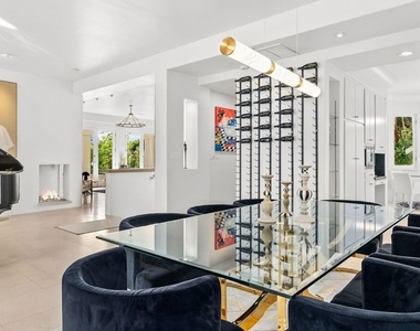 1368 Doheny Place - Photo Thumbnail 13