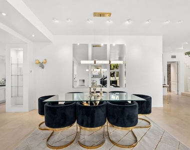 1368 Doheny Place - Photo Thumbnail 2