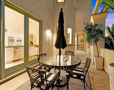1368 Doheny Place - Photo Thumbnail 18