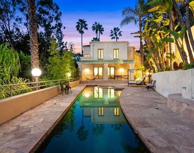 1368 Doheny Place - Photo Thumbnail 35