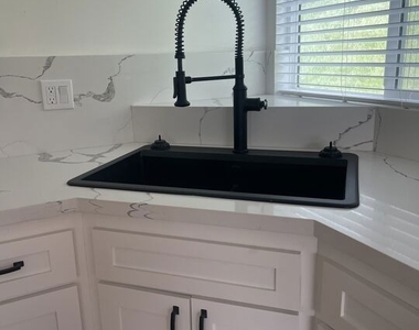 4427 Don Tomaso Drive - Photo Thumbnail 7