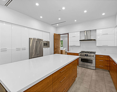 11200 Dona Lola Drive - Photo Thumbnail 11