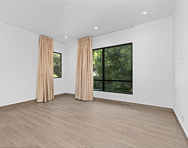 11200 Dona Lola Drive - Photo Thumbnail 28