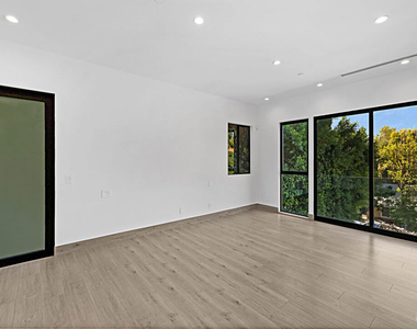 11200 Dona Lola Drive - Photo Thumbnail 26