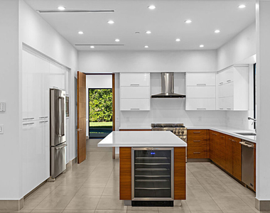 11200 Dona Lola Drive - Photo Thumbnail 9