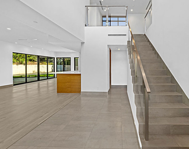 11200 Dona Lola Drive - Photo Thumbnail 5