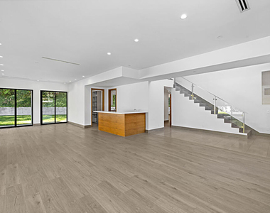 11200 Dona Lola Drive - Photo Thumbnail 6