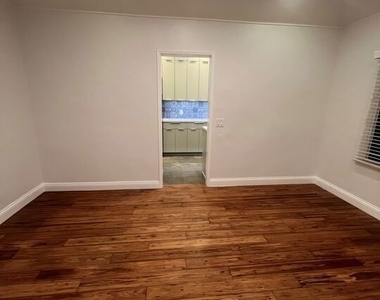 9373 W Olympic Boulevard - Photo Thumbnail 12