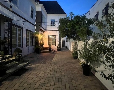 9373 W Olympic Boulevard - Photo Thumbnail 4