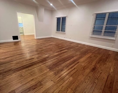 9373 W Olympic Boulevard - Photo Thumbnail 14