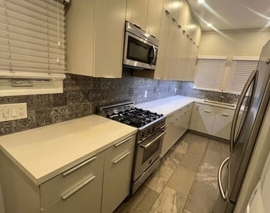 9373 W Olympic Boulevard - Photo Thumbnail 6