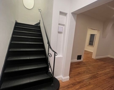 9373 W Olympic Boulevard - Photo Thumbnail 15