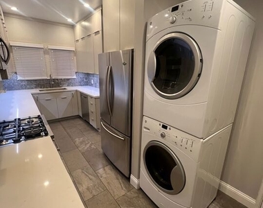 9373 W Olympic Boulevard - Photo Thumbnail 10