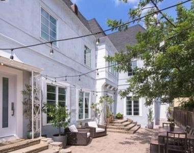 9373 W Olympic Boulevard - Photo Thumbnail 2
