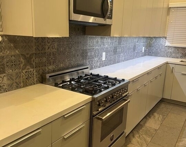 9373 W Olympic Boulevard - Photo Thumbnail 7