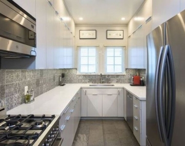 9373 W Olympic Boulevard - Photo Thumbnail 5