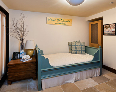 964 Palisades Beach Road - Photo Thumbnail 41