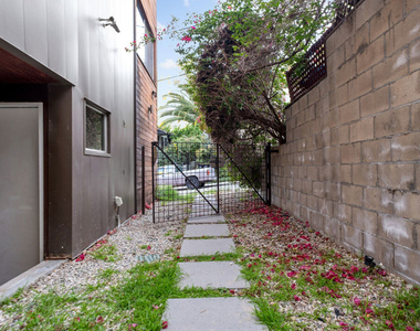 6127 Glen Tower Street - Photo Thumbnail 3