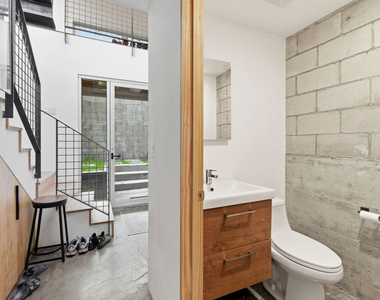 6127 Glen Tower Street - Photo Thumbnail 10