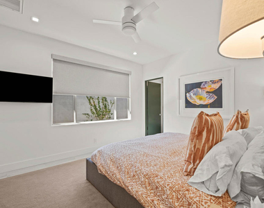 407 Desert Holly Drive - Photo Thumbnail 23