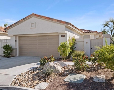 407 Desert Holly Drive - Photo Thumbnail 36