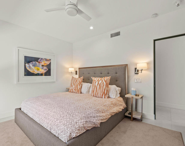 407 Desert Holly Drive - Photo Thumbnail 24