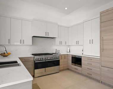 407 Desert Holly Drive - Photo Thumbnail 11