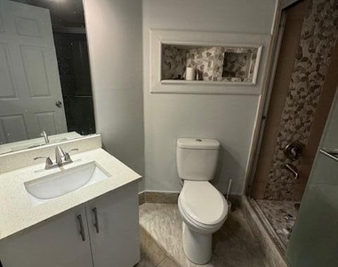 4167 N Haverhill Road - Photo Thumbnail 6