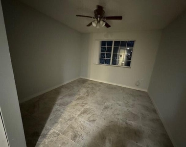 4167 N Haverhill Road - Photo Thumbnail 10