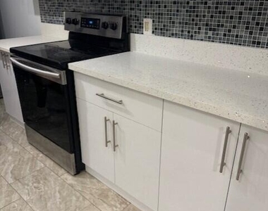 4167 N Haverhill Road - Photo Thumbnail 7