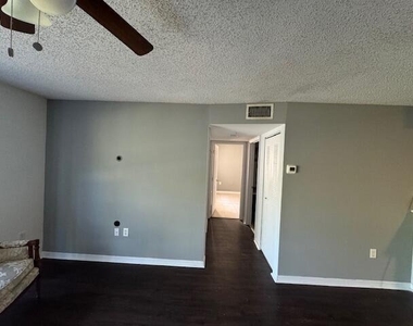 4167 N Haverhill Road - Photo Thumbnail 8