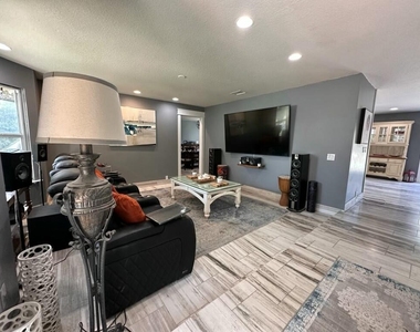 4332 145th Avenue N - Photo Thumbnail 7