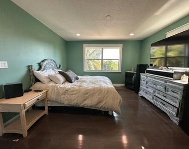 4332 145th Avenue N - Photo Thumbnail 45