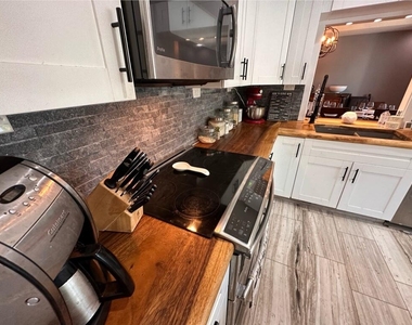 4332 145th Avenue N - Photo Thumbnail 21
