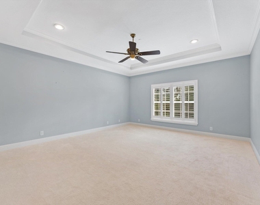 604 Ne Francesca Lane - Photo Thumbnail 16